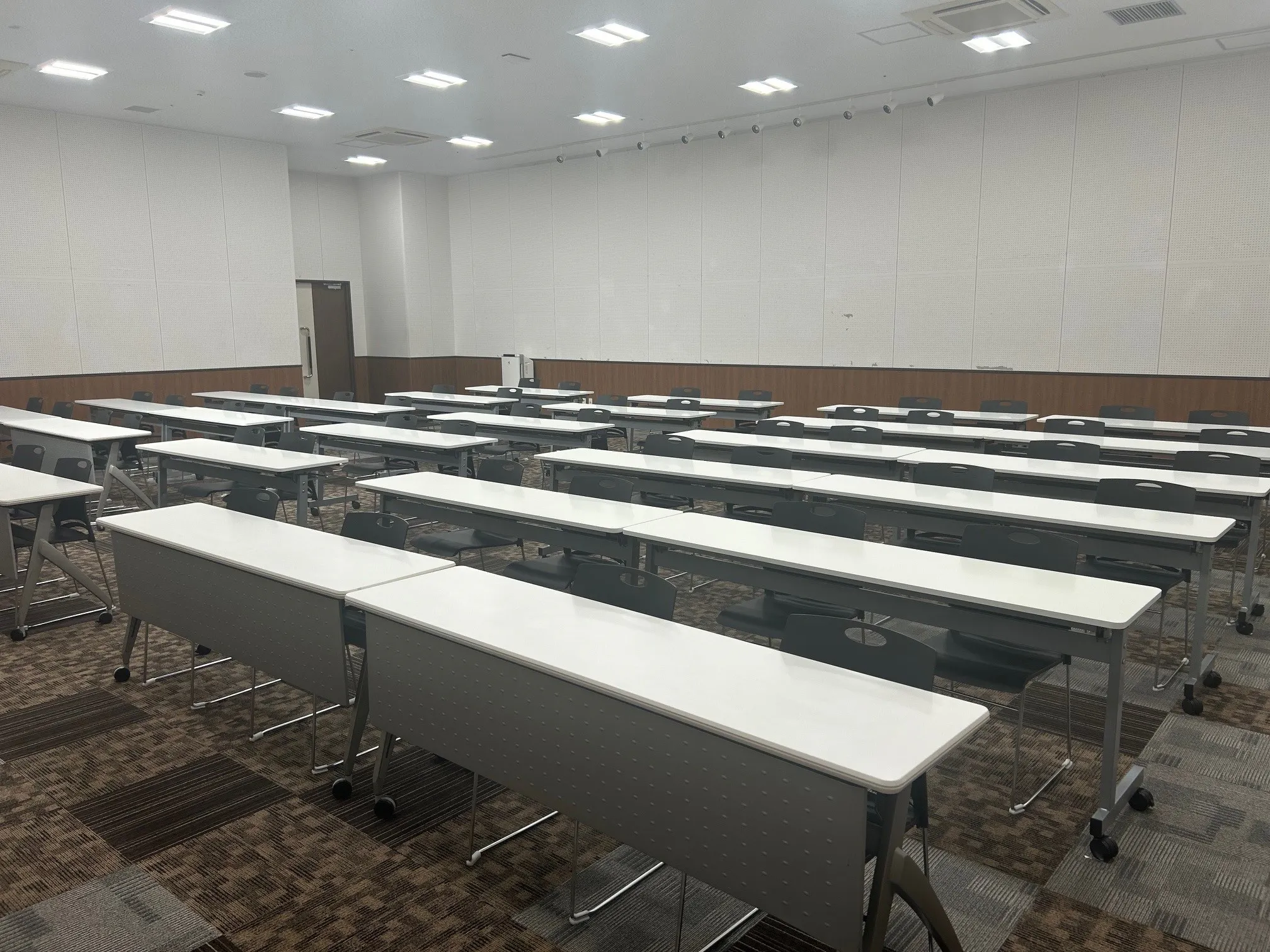 【イオンモール京都五条】3F　イオンホール