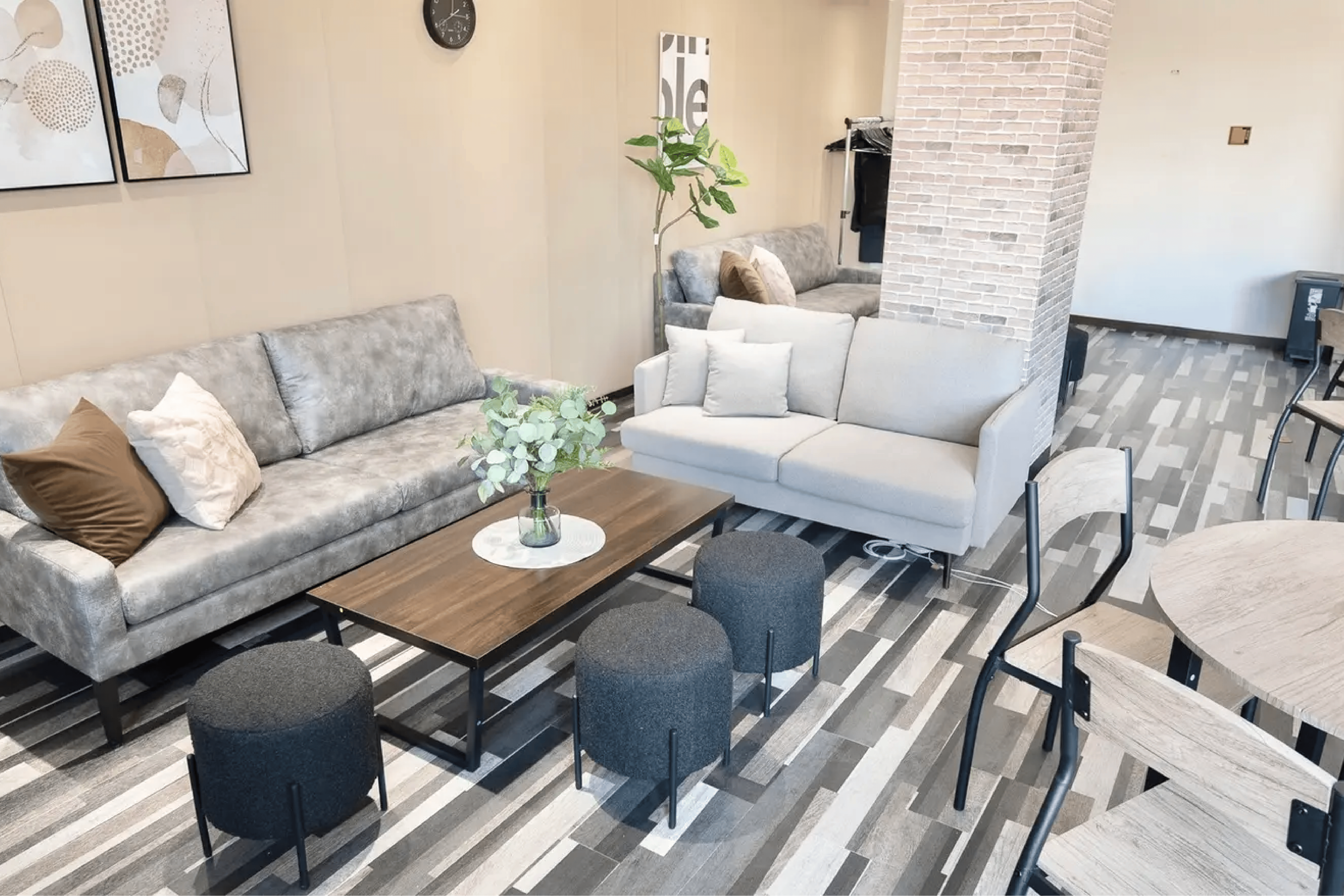 【なんば駅30秒】ビジネスや宴会など様々な用途で利用可能なスタイリッシュな雰囲気のイベントスペース