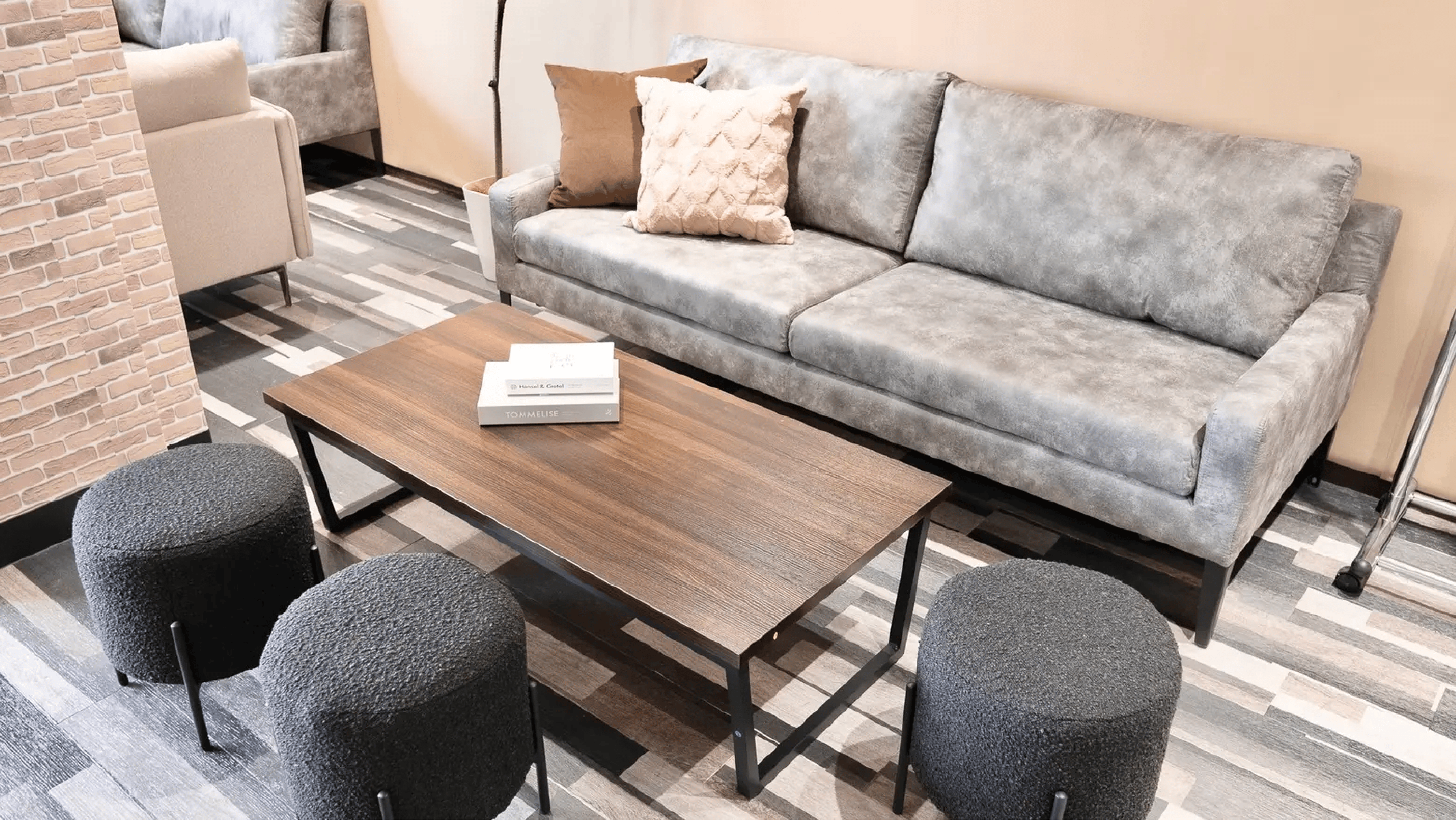 【なんば駅30秒】ビジネスや宴会など様々な用途で利用可能なスタイリッシュな雰囲気のイベントスペース