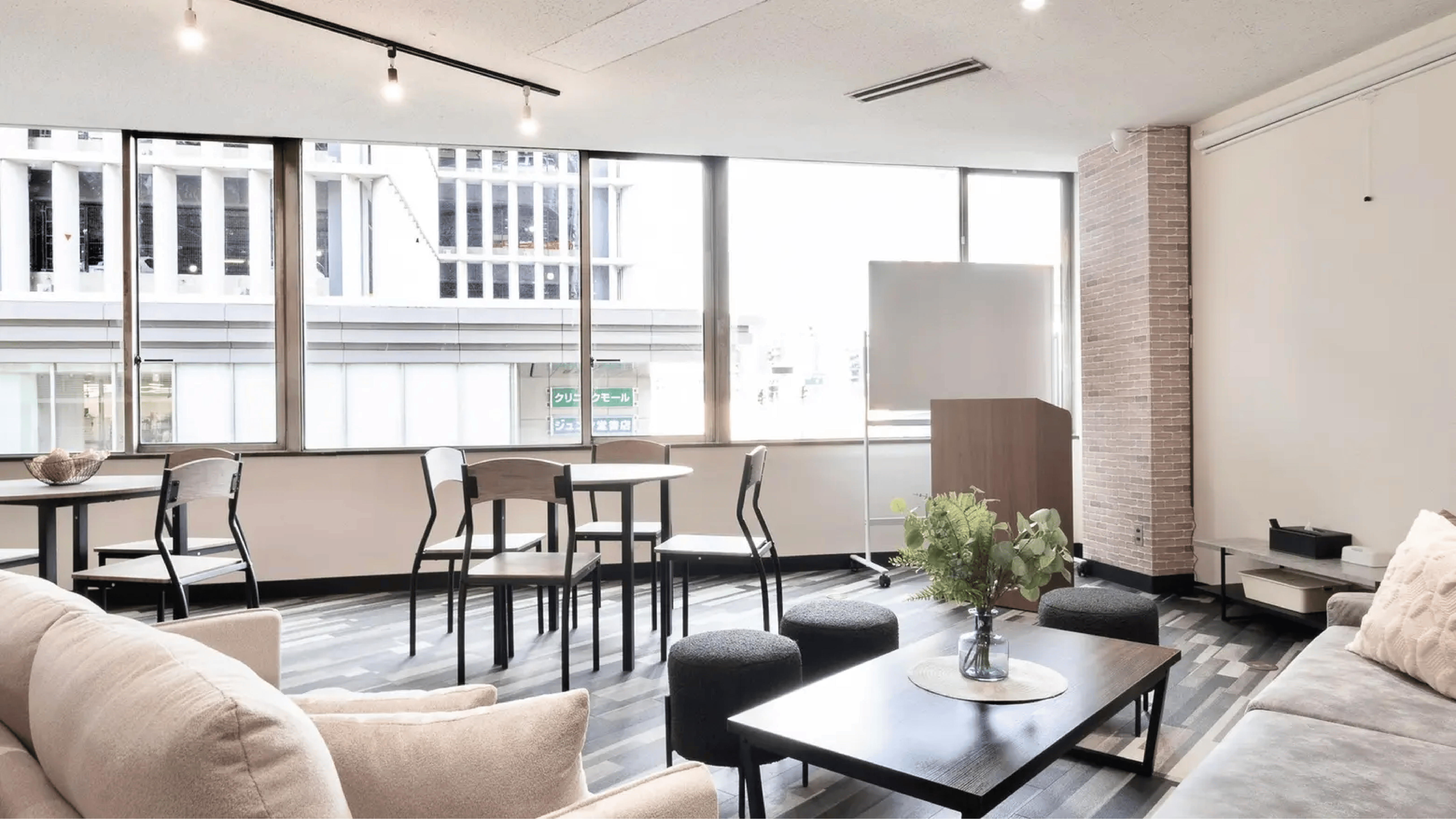 【なんば駅30秒】ビジネスや宴会など様々な用途で利用可能なスタイリッシュな雰囲気のイベントスペース