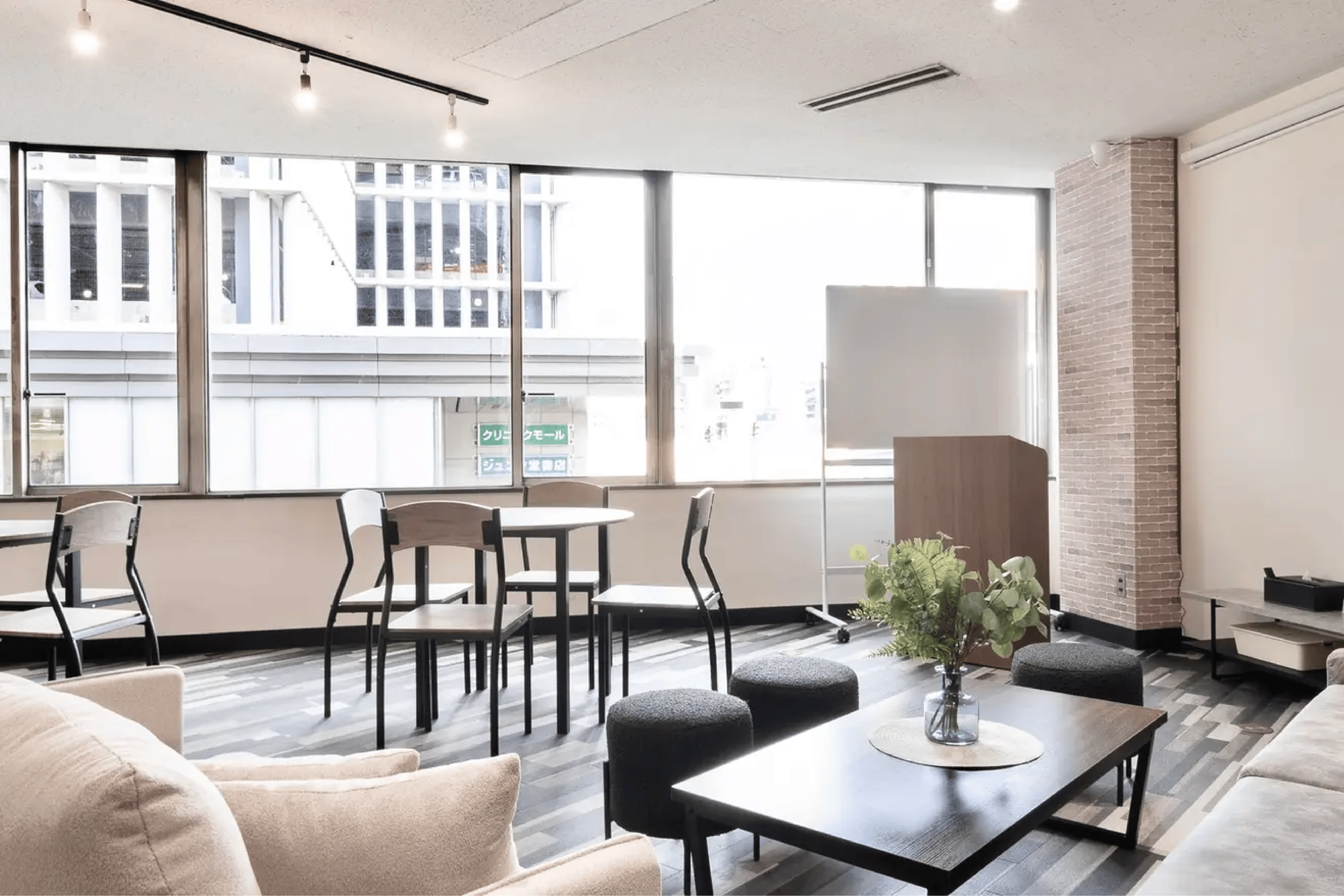 【なんば駅30秒】ビジネスや宴会など様々な用途で利用可能なスタイリッシュな雰囲気のイベントスペース
