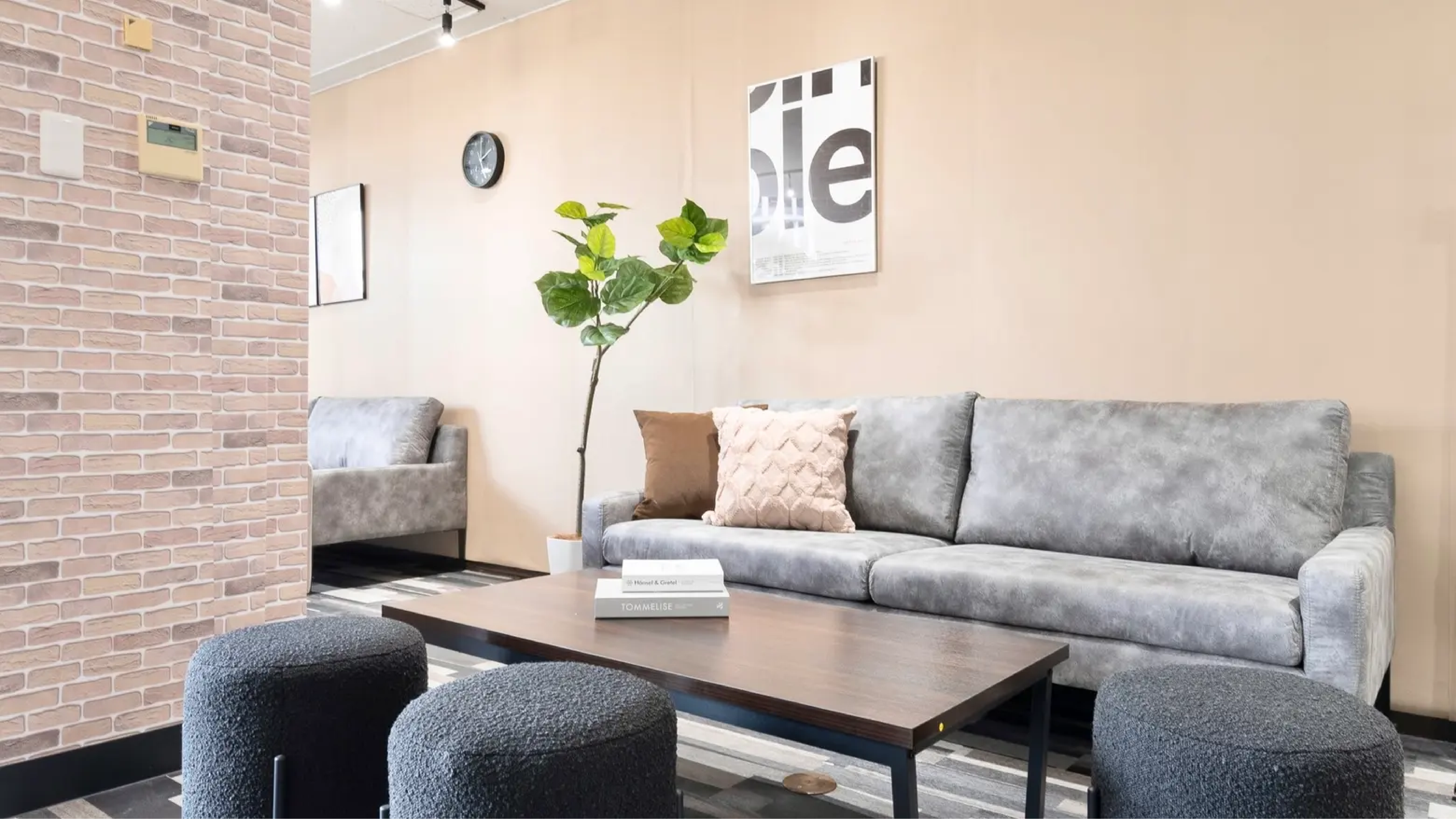 【なんば駅30秒】ビジネスや宴会など様々な用途で利用可能なスタイリッシュな雰囲気のイベントスペース