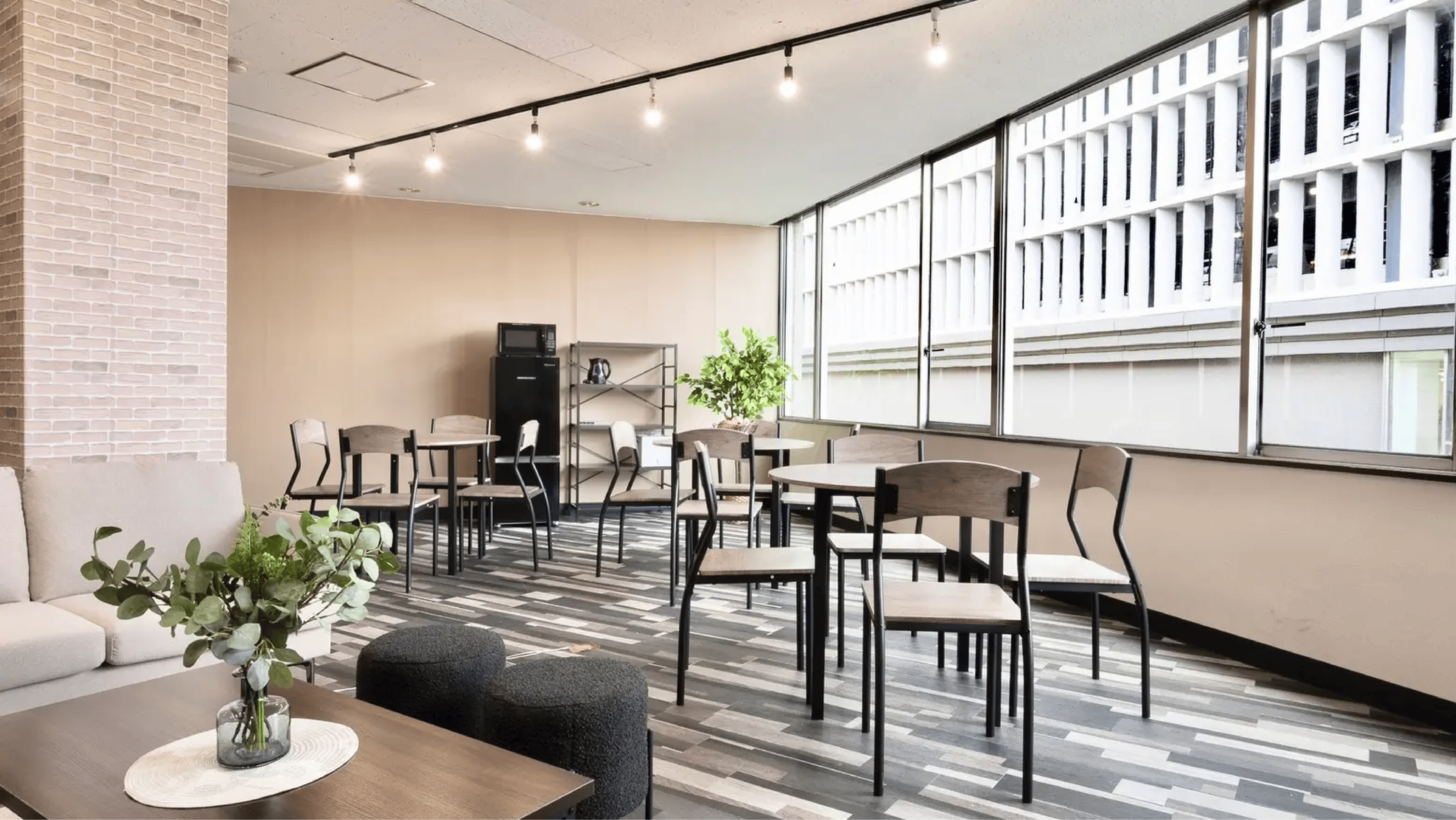 【なんば駅30秒】ビジネスや宴会など様々な用途で利用可能なスタイリッシュな雰囲気のイベントスペース