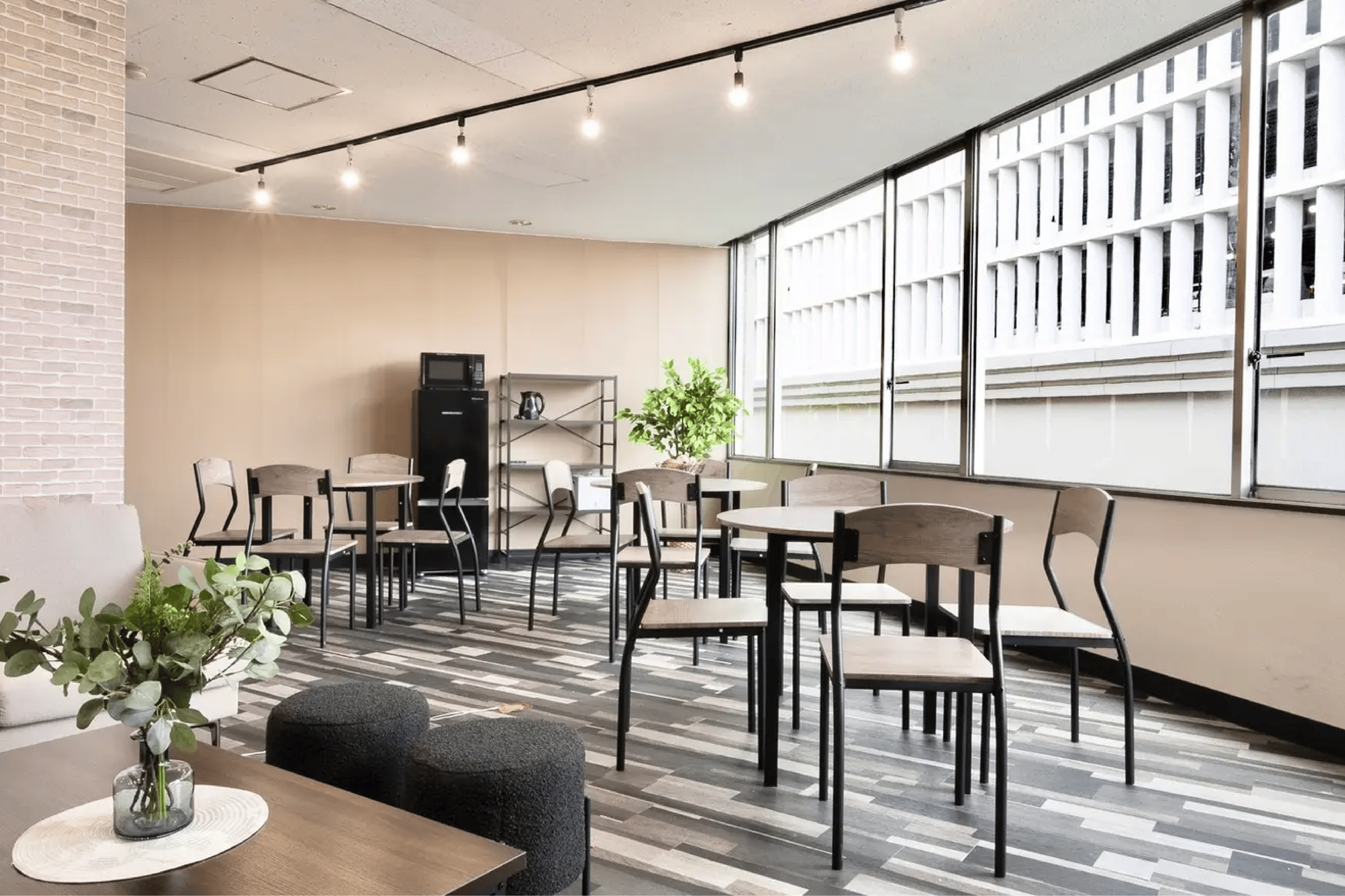 【なんば駅30秒】ビジネスや宴会など様々な用途で利用可能なスタイリッシュな雰囲気のイベントスペース