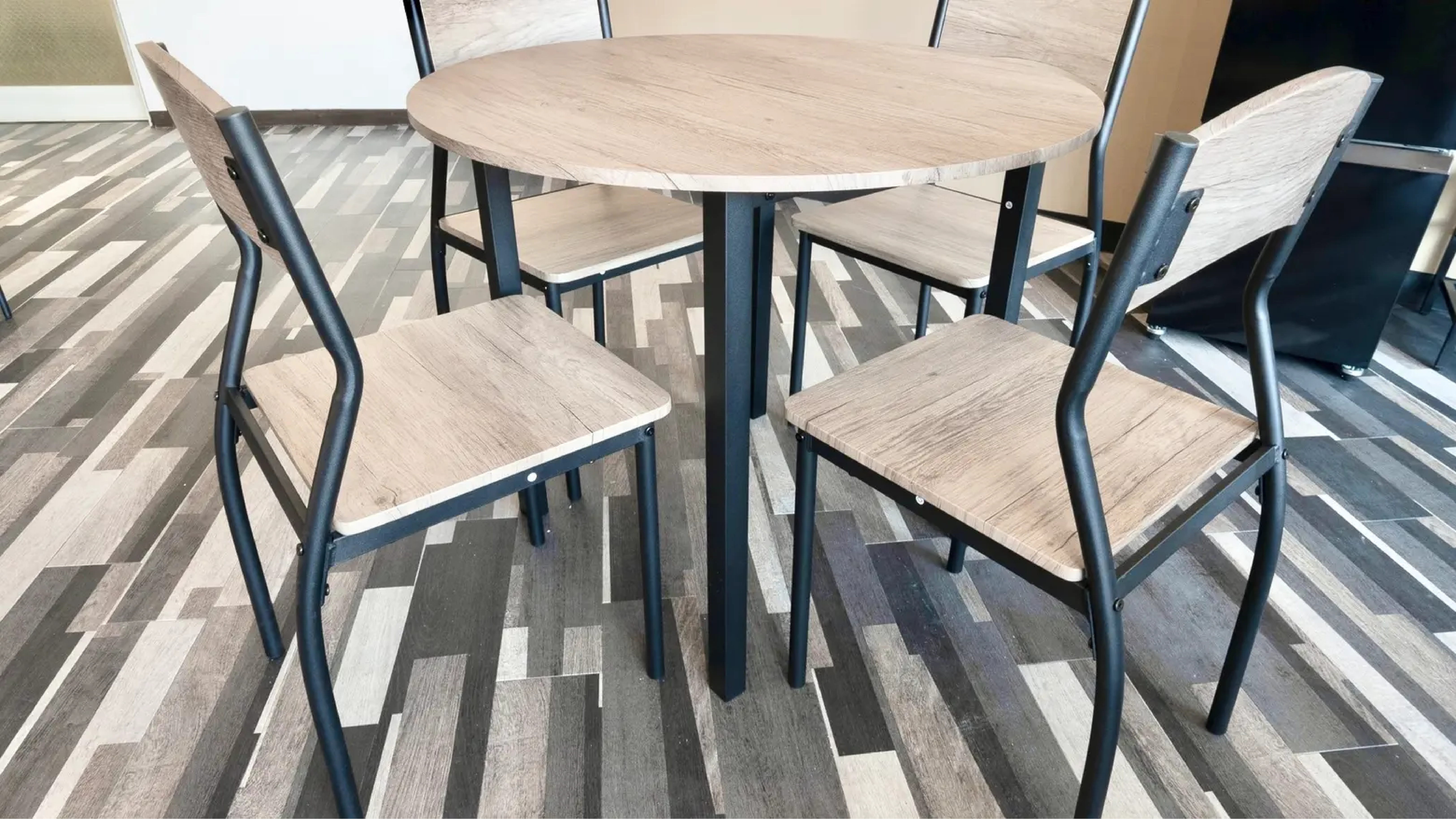 【なんば駅30秒】ビジネスや宴会など様々な用途で利用可能なスタイリッシュな雰囲気のイベントスペース