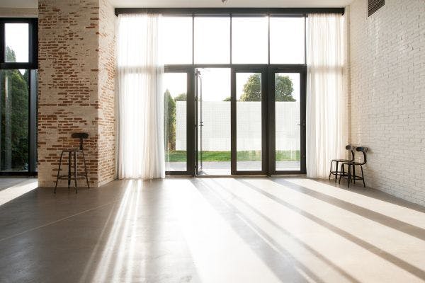 【東京国際クルーズターミナル駅5分】撮影に適した広さ200㎡を超える吹き抜けのスタジオ