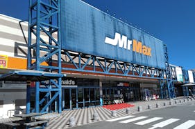 【ミスターマックス 宇部店】ミスターマックス店頭 販促プロモーションや物販用途に最適な総合ディスカウントストアの催事イベントスペース