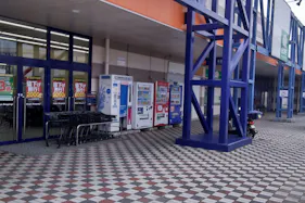 【ミスターマックス 宇部店】ミスターマックス店頭 販促プロモーションや物販用途に最適な総合ディスカウントストアの催事イベントスペース