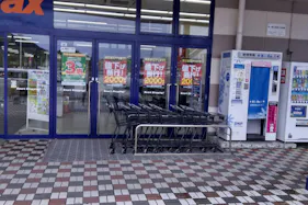 【ミスターマックス 宇部店】ミスターマックス店頭 販促プロモーションや物販用途に最適な総合ディスカウントストアの催事イベントスペース