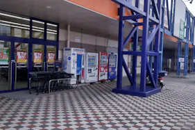 【ミスターマックス 宇部店】ミスターマックス店頭 物販用途に最適な総合ディスカウントストアの催事イベントスペース