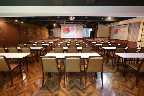 【新宿三丁目駅4分】講演会やレセプションパーティーに活用できる広々としたイベントスぺース(7F)