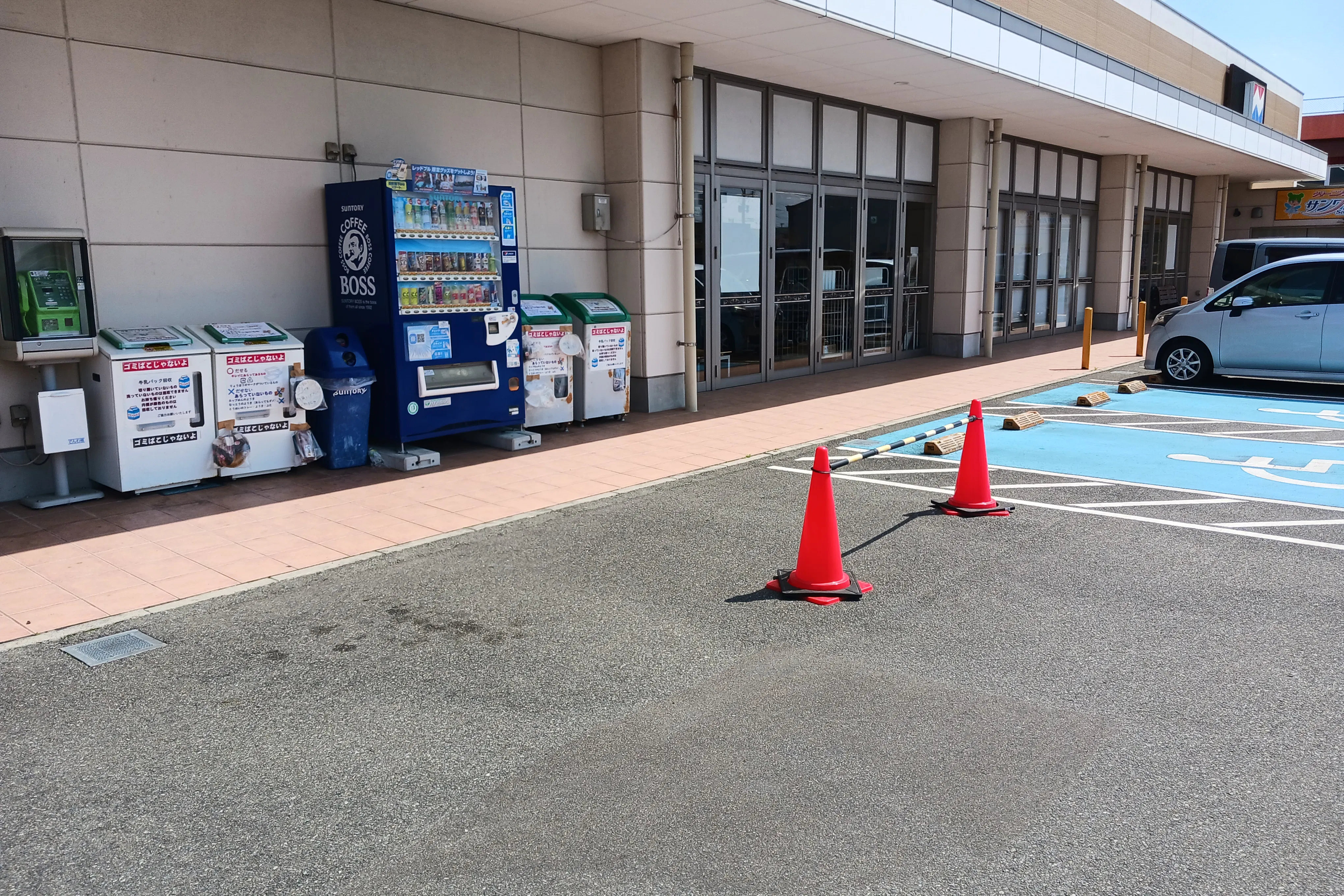 【西鉄ストア三潴店】店外 販促プロモーションや物販に最適なスーパー屋外催事イベントスペース