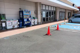 【西鉄ストア三潴店】店外 販促プロモーションや物販に最適なスーパー屋外催事イベントスペース