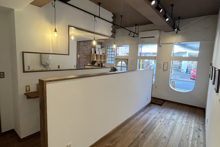 【吹上駅9分】個展や展示会に最適な木の温もりを感じられるレンタルギャラリーの画像1