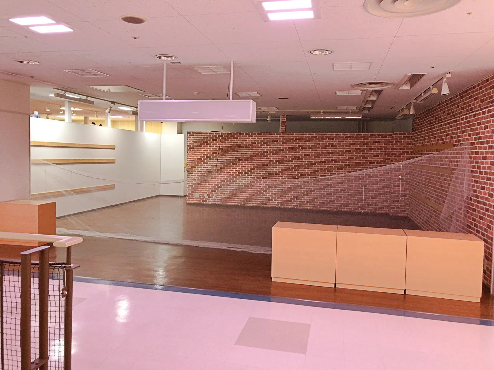【土浦ピアタウン】展示販売系の物販イベントや各種プロモーションイベントに最適な施設2階にある区画タイプの大型スペース