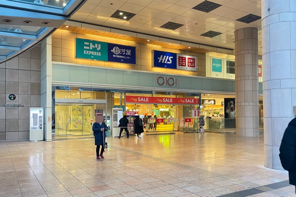 2階ペデストリアンデッキの入口です。