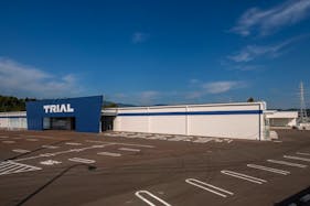 【スーパーセンタートライアル都農店】キッチンカー(調理営業)出店限定/屋外スペース