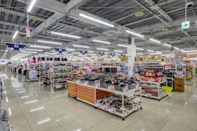 【スーパーセンタートライアル都農店】キッチンカー(調理営業)出店限定/屋外スペース