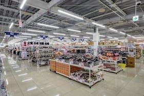 【スーパーセンタートライアル都農店】キッチンカー(調理営業)出店限定/屋外スペース