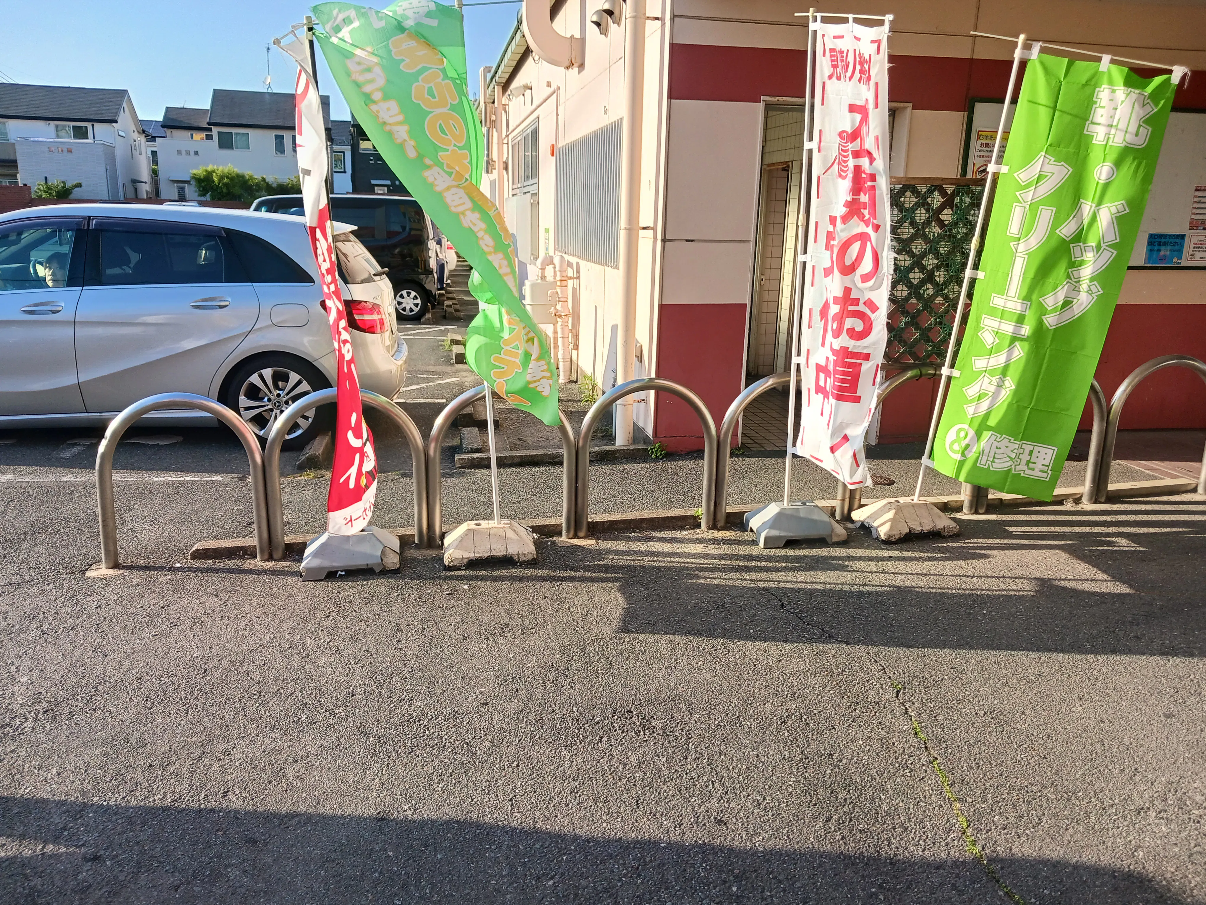 【西鉄ストア七隈店】駐車場側出入口 販促プロモーションやキッチンカー出店に最適なスーパー屋外催事イベントスペース