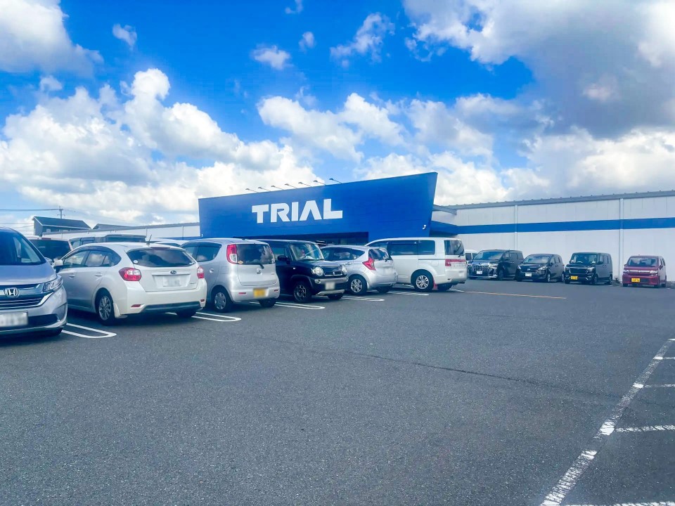 【スーパーセンタートライアル鞍手店】販促プロモ活動に最適な『レジ奥スペース』