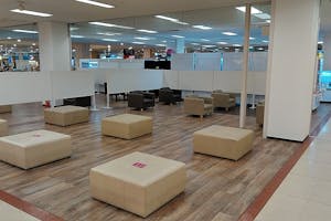 【イオン豊橋南SC】各種プロモーションや物販、食物販のポップアップストアに最適なフードコート横Bスペース