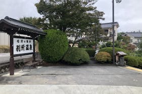 【別所温泉駅】サンプリング、プロモーション、ポップアップに最適な屋内待合改札正面スペース