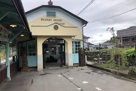 【別所温泉駅】サンプリング、プロモーション、ポップアップに最適な屋内待合改札正面スペース