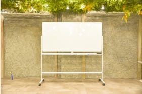 【銀座駅4分/銀座昭和通り横】セミナー・展示会・商品発表会に最適な100名収容可能イベントスペース