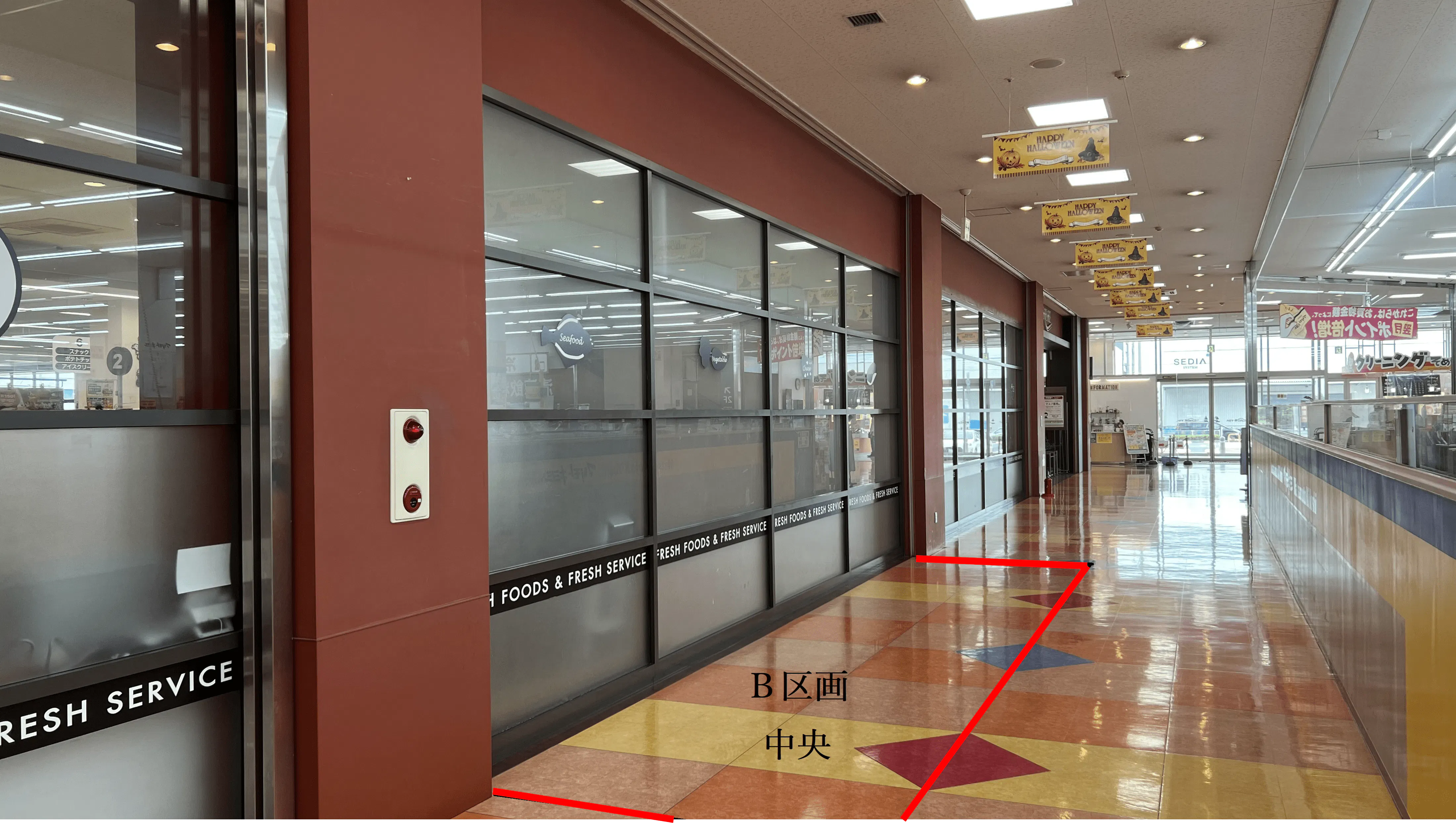 【ヘイワールド!!/メイン通路B】物販や食物販、プロモーションイベントに最適な地域密着型商業施設の通行量が多いメイン動線沿いのイベントスペース