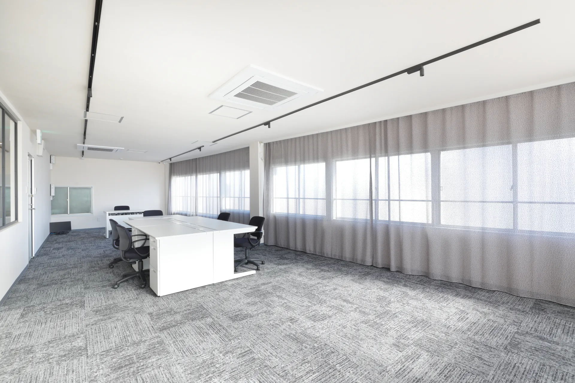 【蓮沼駅2分】やわらかな自然光と白基調の清潔空間が魅力のオフィス撮影向け一棟ロケ地