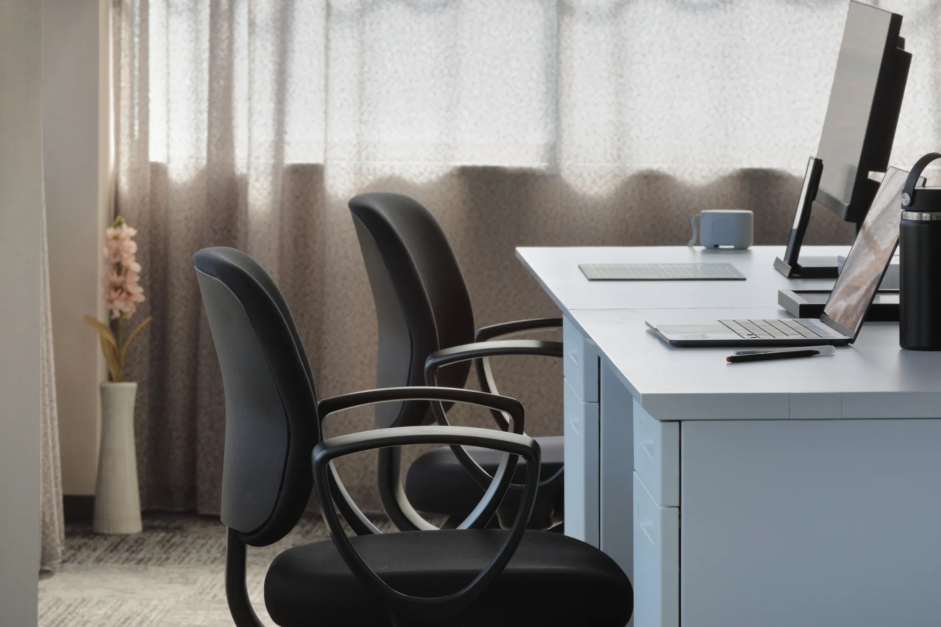 【蓮沼駅2分】やわらかな自然光と白基調の清潔空間が魅力のオフィス撮影向け一棟ロケ地