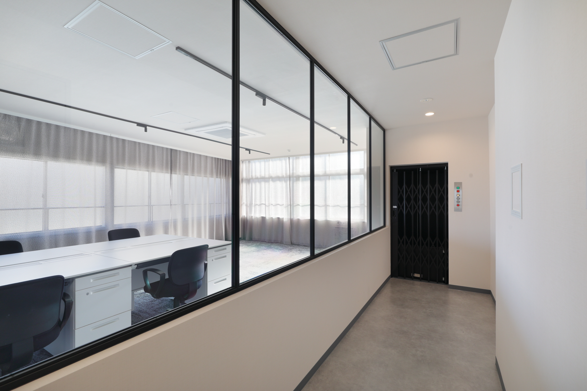 【蓮沼駅2分】スペース8（窓ガラス抜けのOfficeシーン）
