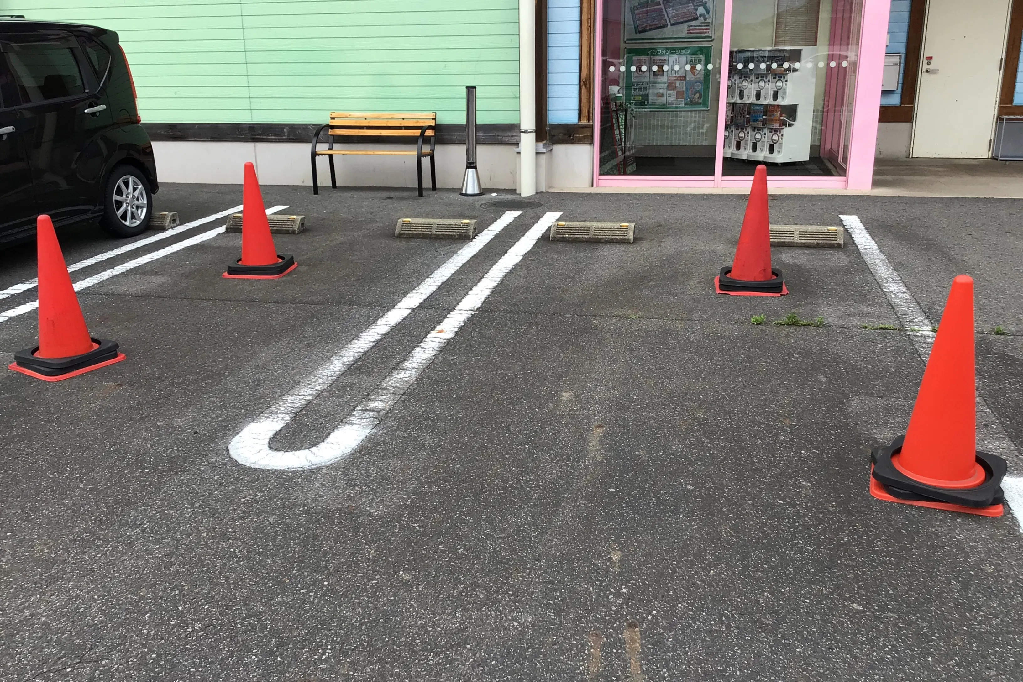 【ダイナム岡山津山店ゆったり館】キッチンカーに最適なアミューズメント施設のイベントスペース(カウンター側)