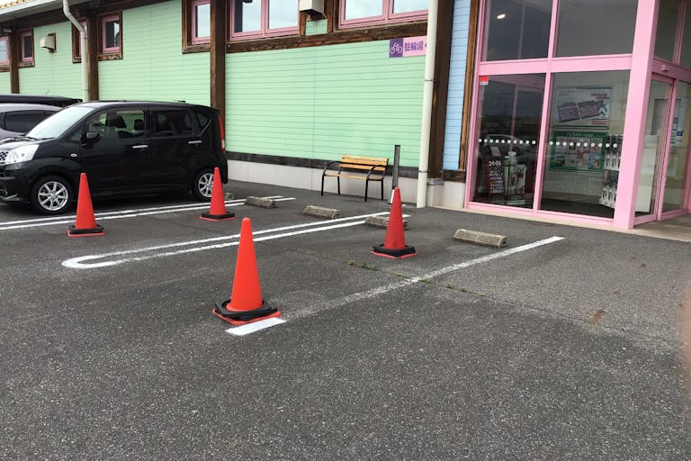 【ダイナム岡山津山店ゆったり館】キッチンカーに最適なアミューズメント施設のイベントスペース(カウンター側)の画像4