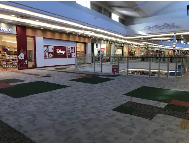 【イオンモール羽生】ディズニーストア前ブリッジの画像