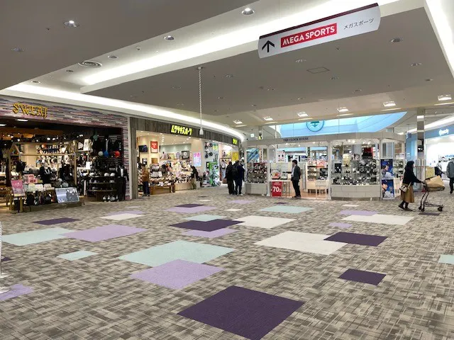 【イオンモール旭川西】クロックハウス前