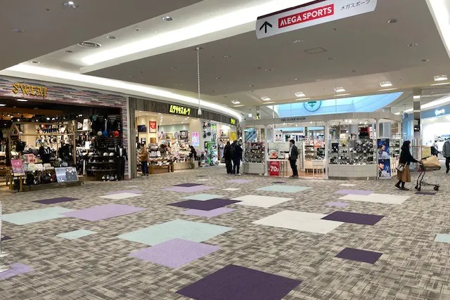 【イオンモール旭川西】クロックハウス前