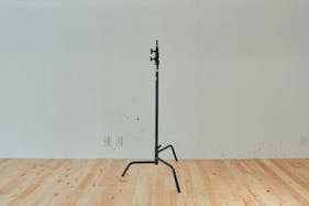 【渋谷駅7分/明治神宮前駅8分】室内ポップアップ|クリスマス🎄お正月🎍撮影に|洗練されたハウススタジオ..゚・*自然光有。シンプルな内装🌱原宿/渋谷/神南