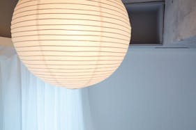 【渋谷駅7分/明治神宮前駅8分】室内ポップアップ|クリスマス🎄お正月🎍撮影に|洗練されたハウススタジオ..゚・*自然光有。シンプルな内装🌱原宿/渋谷/神南