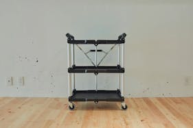 【渋谷駅7分/明治神宮前駅8分】室内ポップアップ|クリスマス🎄お正月🎍撮影に|洗練されたハウススタジオ..゚・*自然光有。シンプルな内装🌱原宿/渋谷/神南