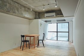 【渋谷駅7分/明治神宮前駅8分】室内ポップアップ|クリスマス🎄お正月🎍撮影に|洗練されたハウススタジオ..゚・*自然光有。シンプルな内装🌱原宿/渋谷/神南