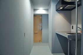 【渋谷駅7分/明治神宮前駅8分】室内ポップアップ|クリスマス🎄お正月🎍撮影に|洗練されたハウススタジオ..゚・*自然光有。シンプルな内装🌱原宿/渋谷/神南