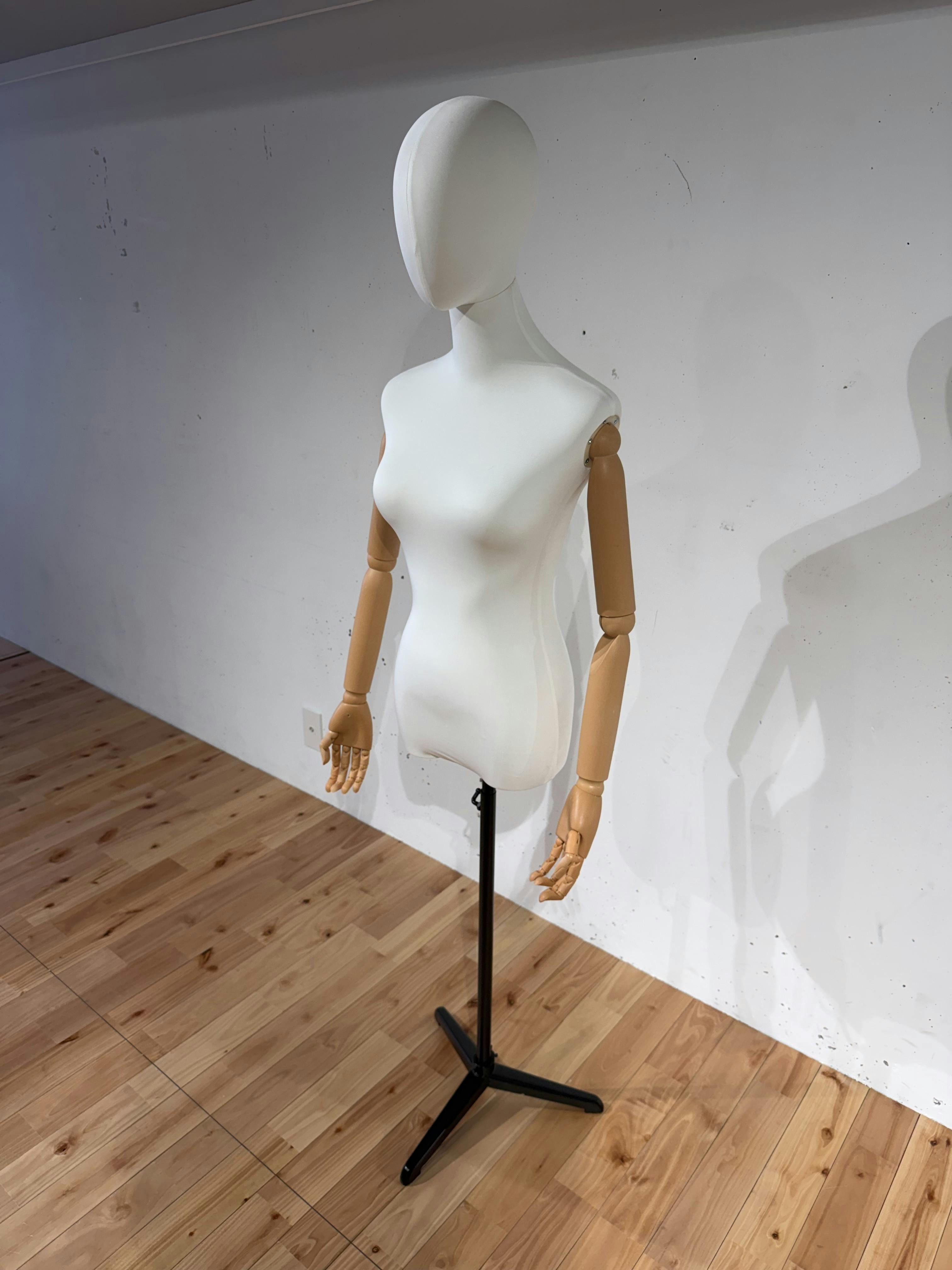 【渋谷駅7分／明治神宮前駅8分】 ポップアップ・展示会に好評です｜洗練されたハウススタジオ..ﾟ･*自然光有。シンプルな内装🌱原宿/渋谷/神南