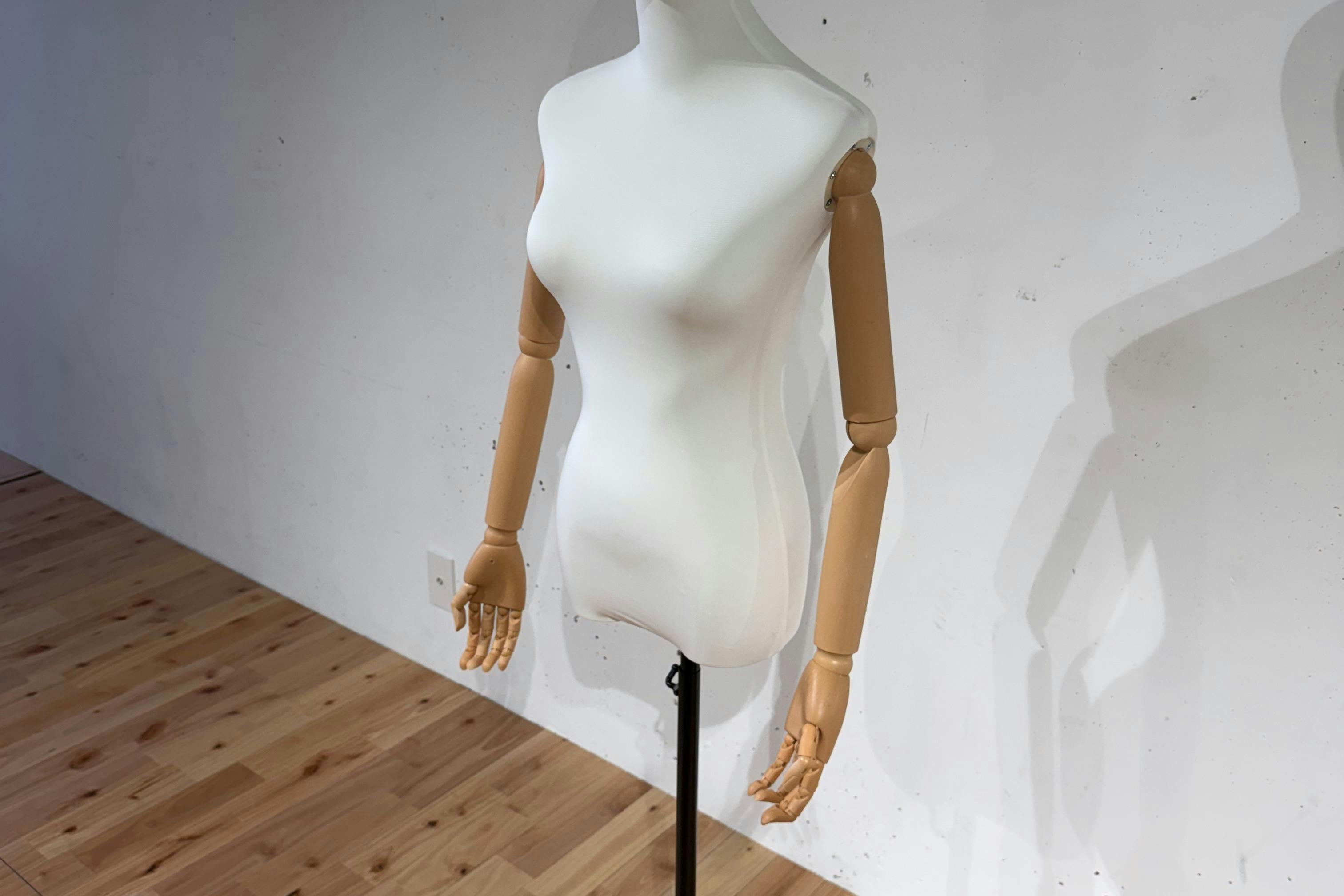 【渋谷駅7分/明治神宮前駅8分】 ポップアップ・展示会に好評です|洗練されたハウススタジオ..゚・*自然光有。シンプルな内装🌱原宿/渋谷/神南