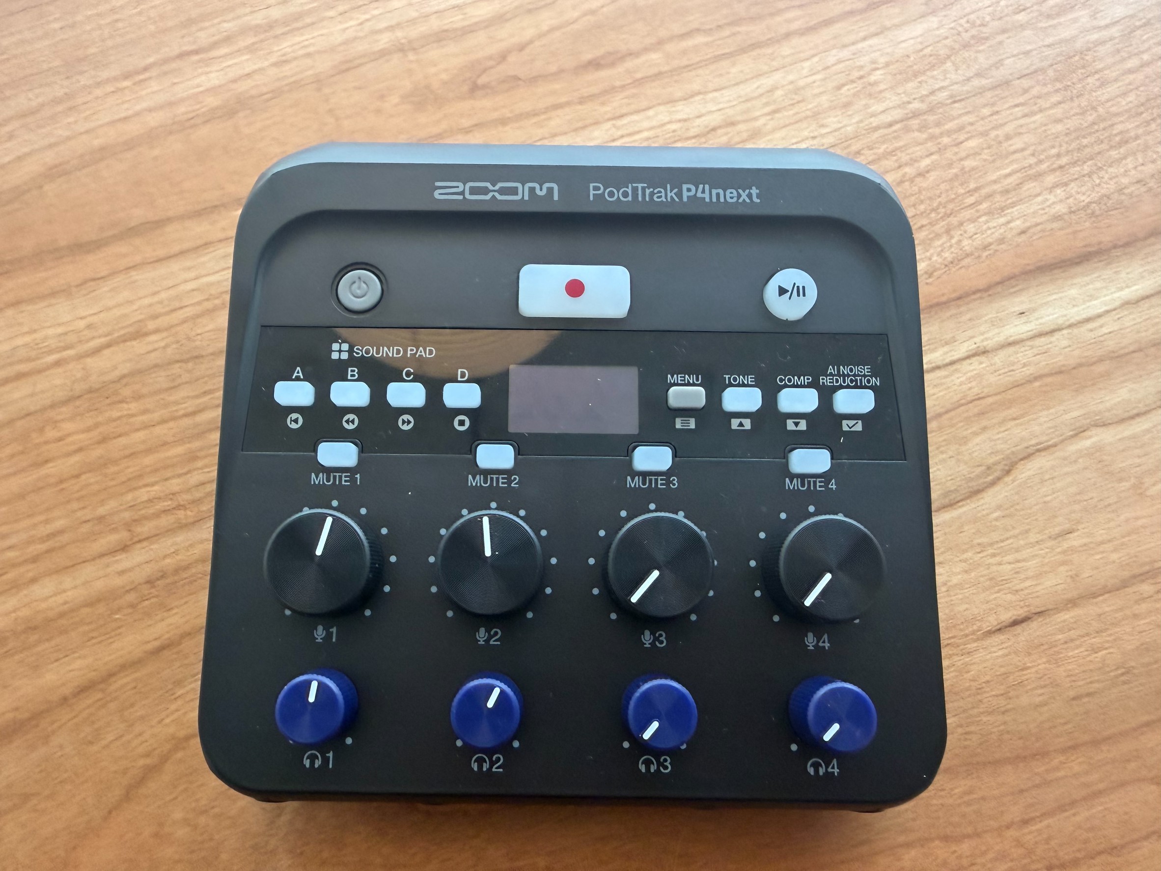 レコーダー：Zoom PodTrak P4 next