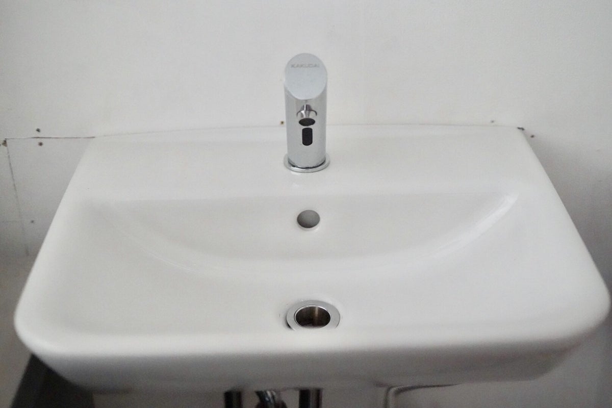 センサー型の手洗い器です。