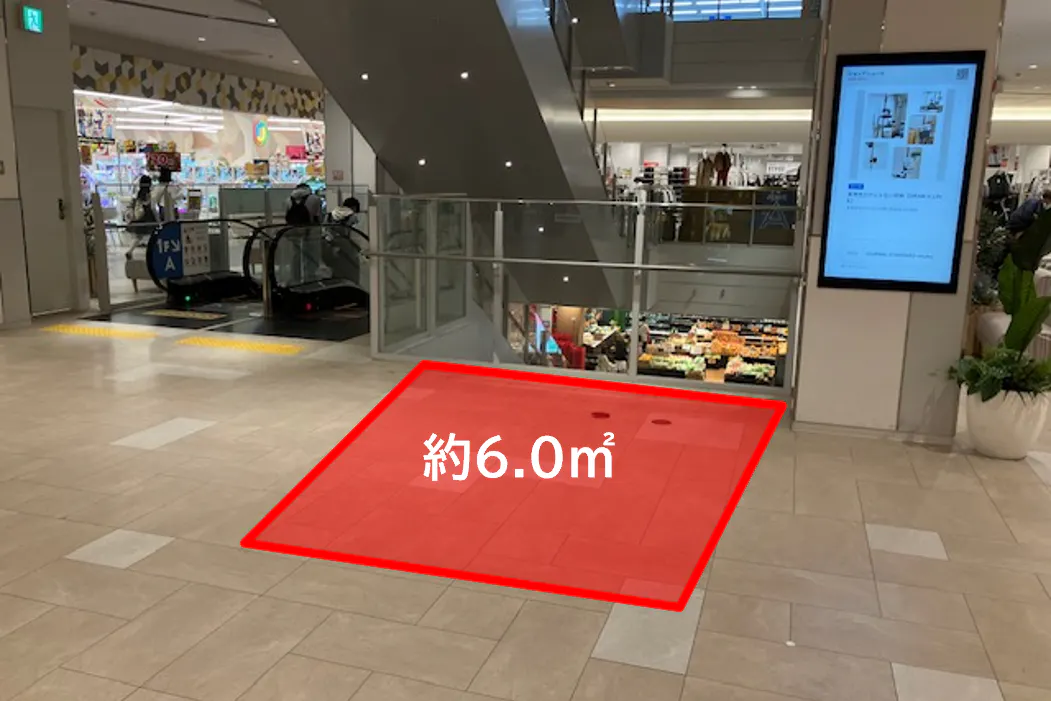 【ららぽーと堺】2階 Aエスカレーター付近