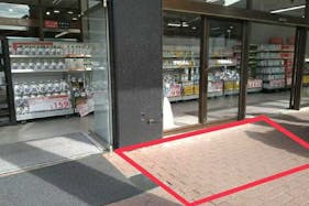 【メガセンタートライアル宇都宮店】ポップアップストアや販売促進活動に最適な通行客の多い1階西側入口イベントスペース【買取催事不可】