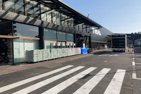 【メガセンタートライアル宇都宮店】ポップアップストアや販売促進活動に最適な通行客の多い1階西側入口イベントスペース【買取催事不可】